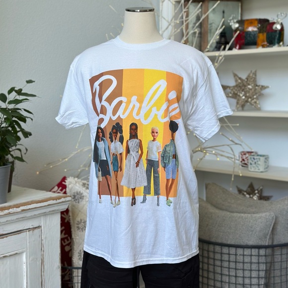 Barbie t-shirt. NWT - Picture 1 of 4